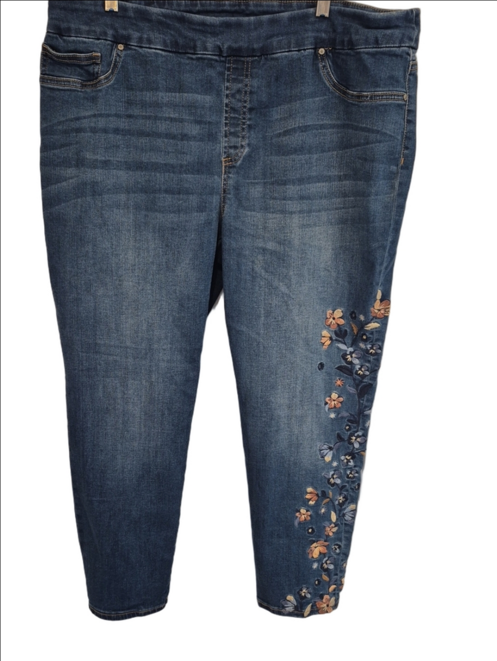Chico's Pull On Jegging Ankle Jeans with Side Floral Embroidery Chico's Size 3.5